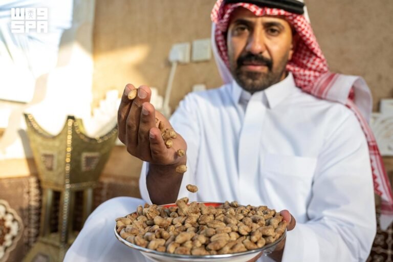 قهوة العبس المصنوعة من نواة التمر