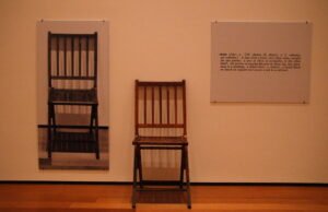 One and Three Chairs لجوزيف كوسوث