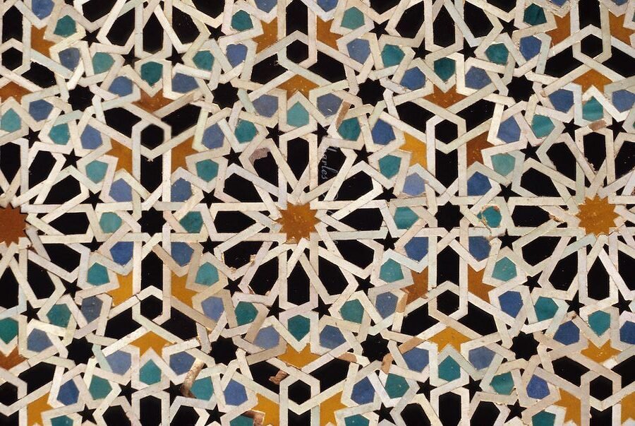 صورة مقال وحدات زخرفية لا نهائية